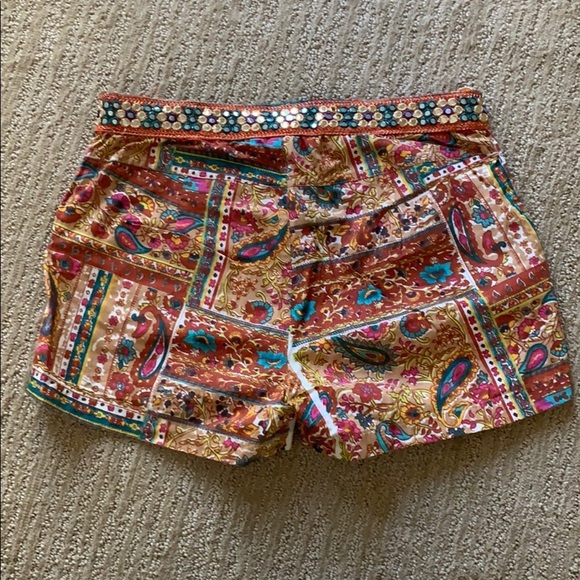 Angie Fun Shorts Size M - Picture 2 of 4